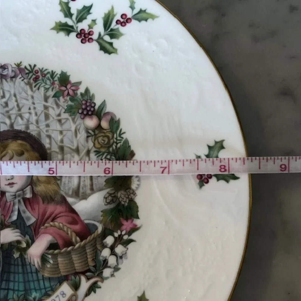 ROYAL DOULTON TABLEWARE LTD. Christmas 1978 Collectable Plate